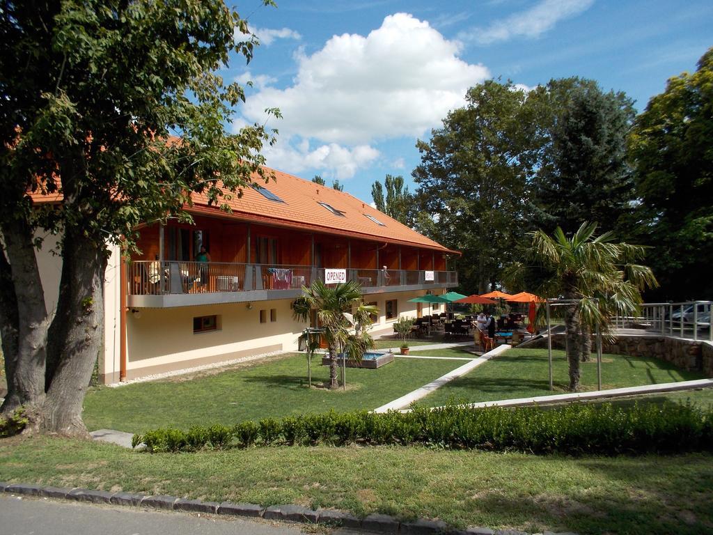 Hotel Halaszkert Badacsony Badacsonytomaj Exterior foto