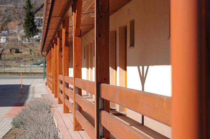 Hotel Halaszkert Badacsony Badacsonytomaj Exterior foto